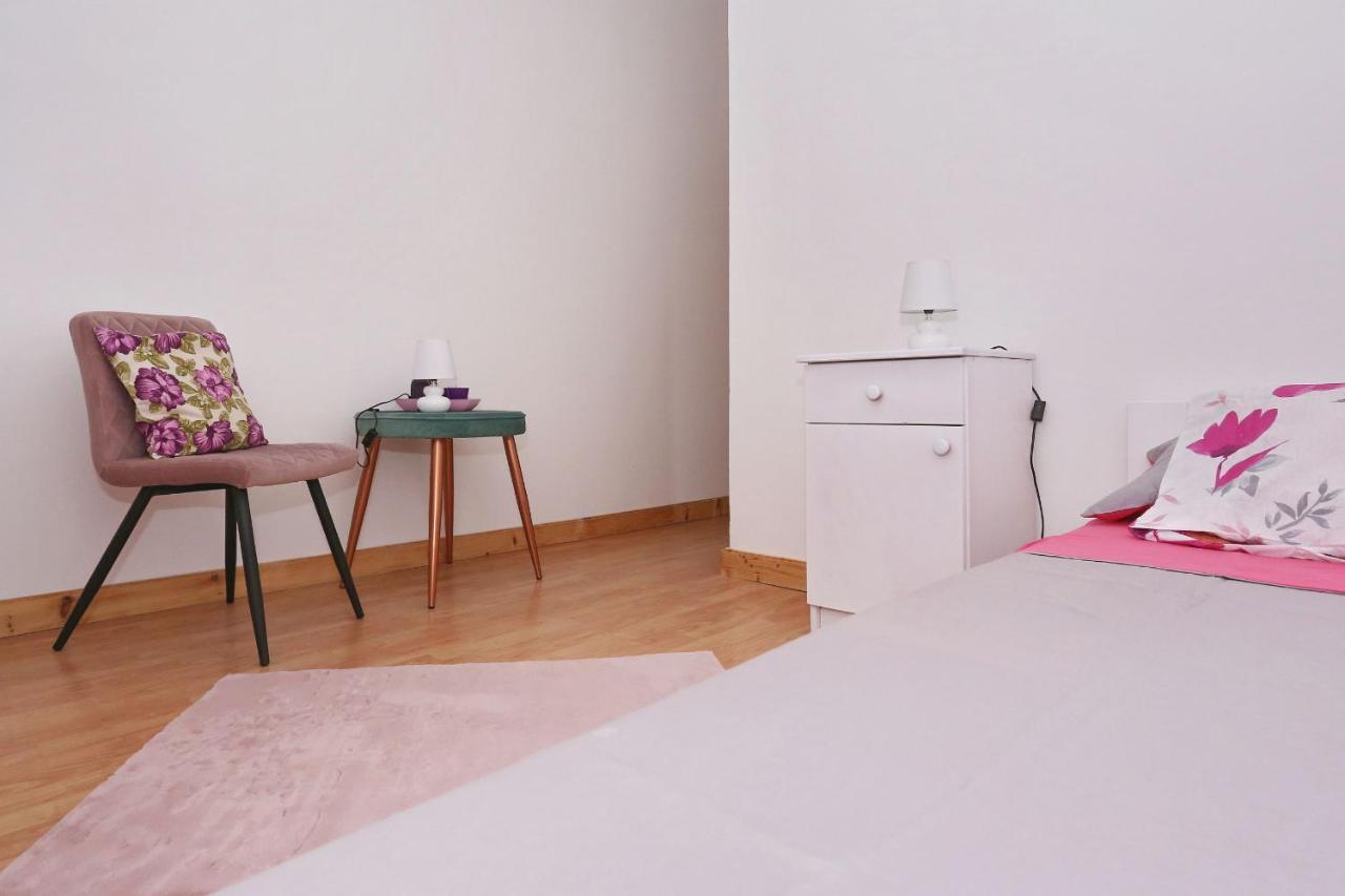 Fraj With Jacuzzi Apartment